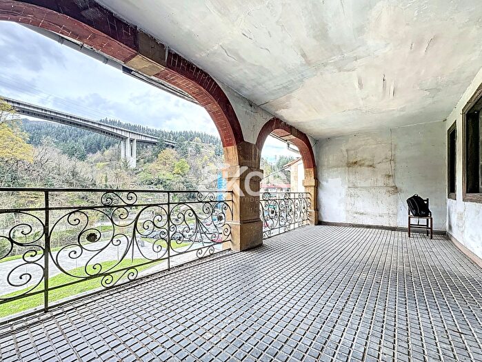 Casas en venta y pisos alquiler - 1