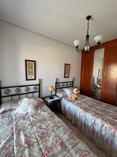 Casas en venta y pisos alquiler - 3