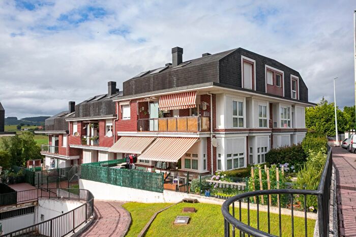 Casas en venta y pisos alquiler - 1