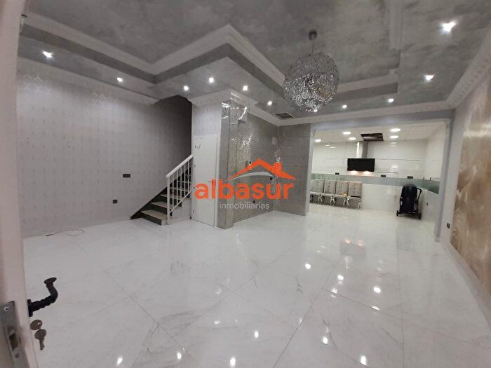 Casa en venta en Sur, Campo de la Verdad Miraflores de 4 habitaciones