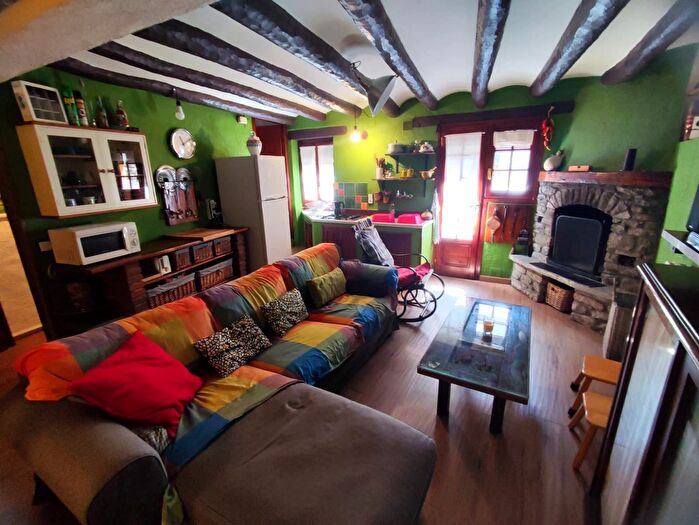 Casas en venta y pisos alquiler - 1