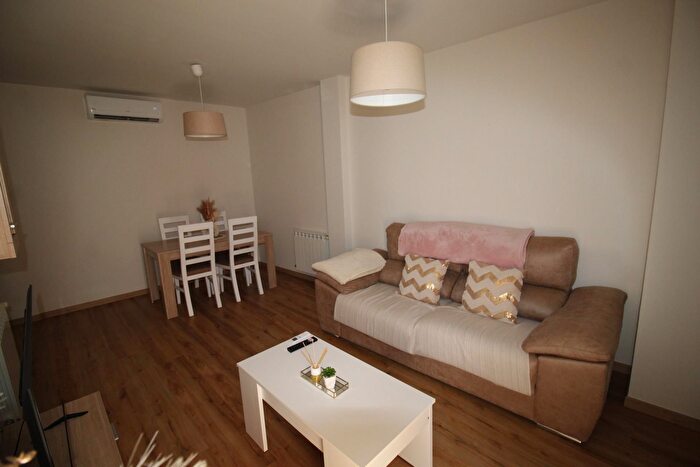 Casas en venta y pisos alquiler - 2