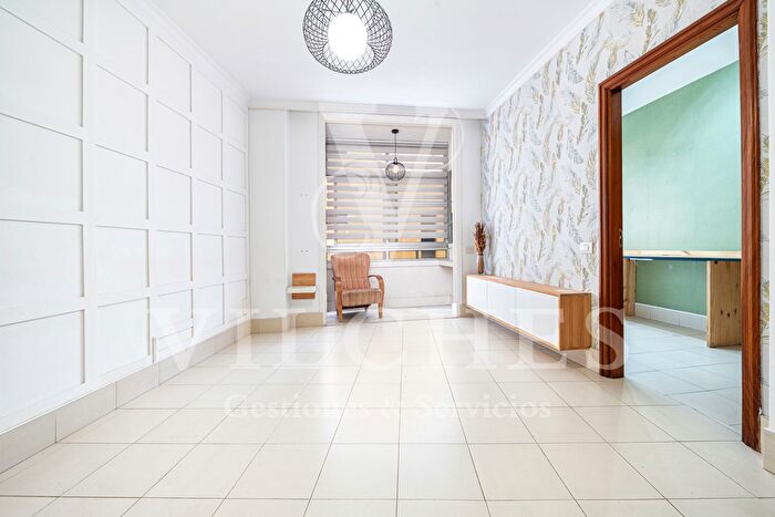 Casas en venta y pisos alquiler - 1