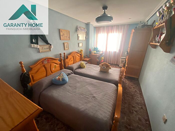 Casas en venta y pisos alquiler - 2