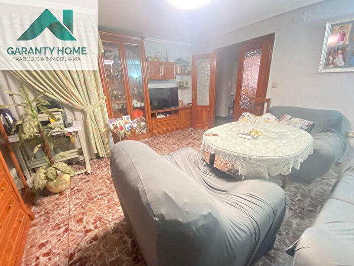 Casas en venta y pisos alquiler - 1