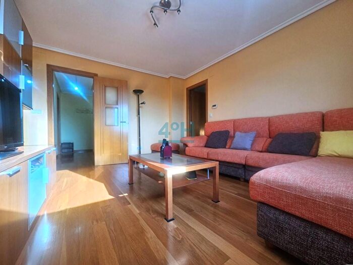 Casas en venta y pisos alquiler - 1