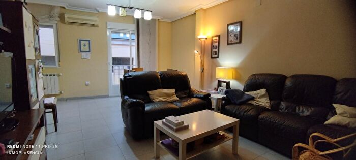 Casa en venta en Centro Ciudad, Plasencia de 4 habitaciones