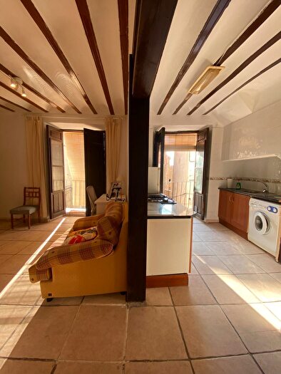 Casas en venta y pisos alquiler - 1