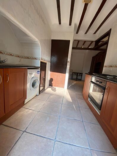 Casas en venta y pisos alquiler - 2