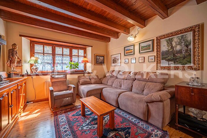 Casas en venta y pisos alquiler - 1
