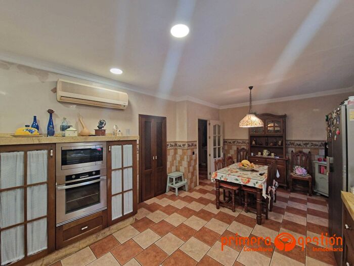 Casas en venta y pisos alquiler - 1