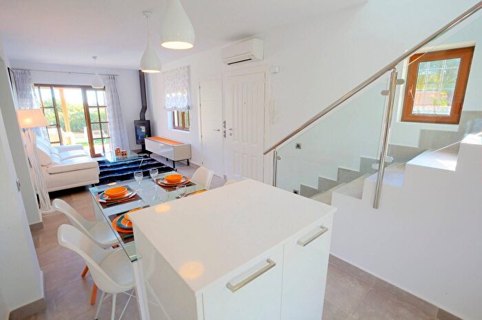 Casas en venta y pisos alquiler - 3