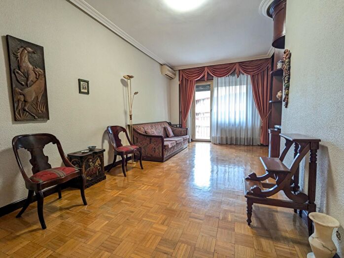 Casas en venta y pisos alquiler - 1