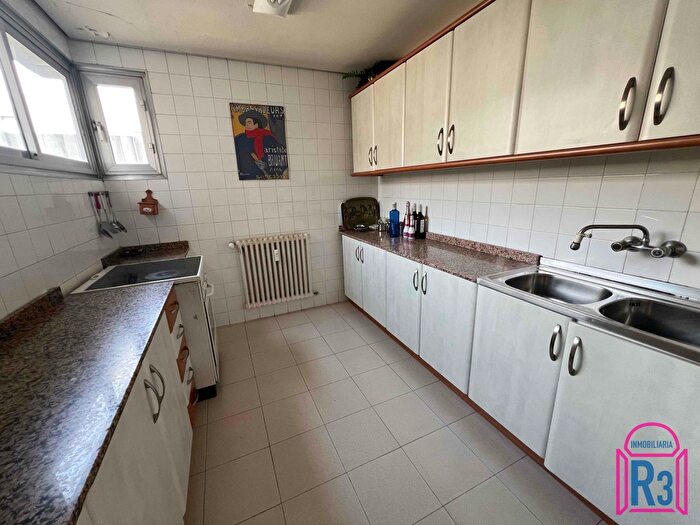 Casas en venta y pisos alquiler - 3