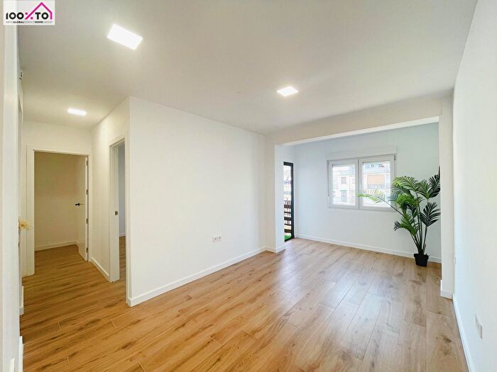 Piso en alquiler en Benicalap, Barrio de Benicalap de 3 habitaciones