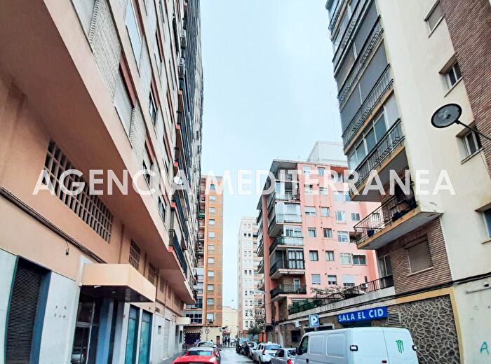 Casas en venta y pisos alquiler - 3