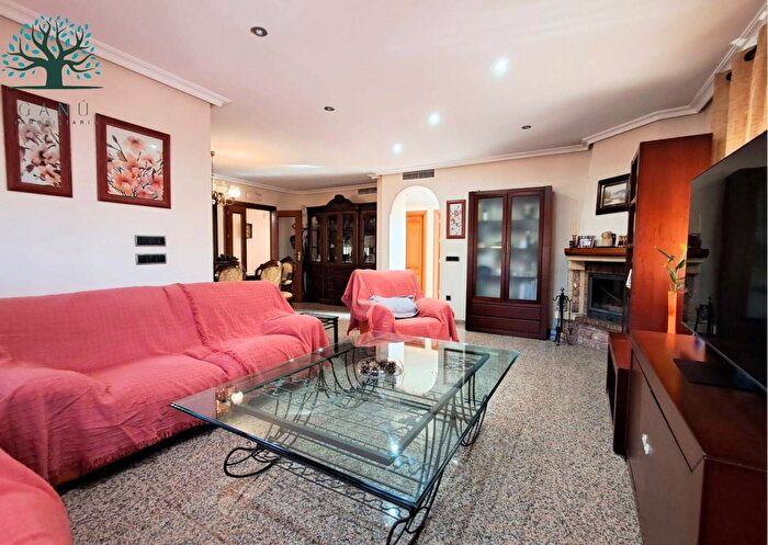 Casas en venta y pisos alquiler - 1