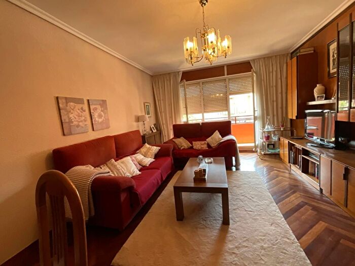 Piso en venta en Santo Domingo de la Calzada, La Rioja de 4 habitaciones
