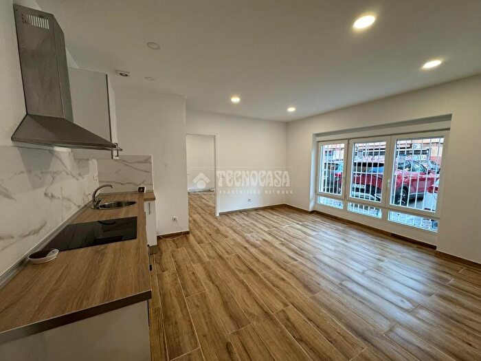 Casas en venta y pisos alquiler - 1