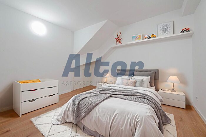 Casas en venta y pisos alquiler - 3