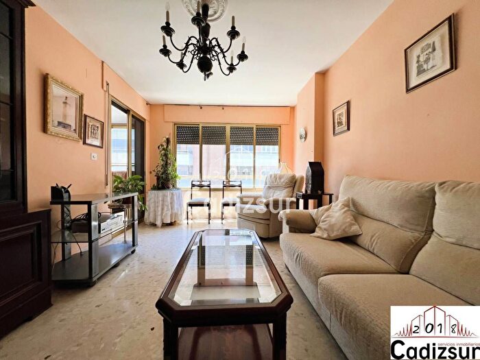 Piso en venta en Paseo Marítimo San José La Laguna, Cádiz Capital de 5 habitaciones
