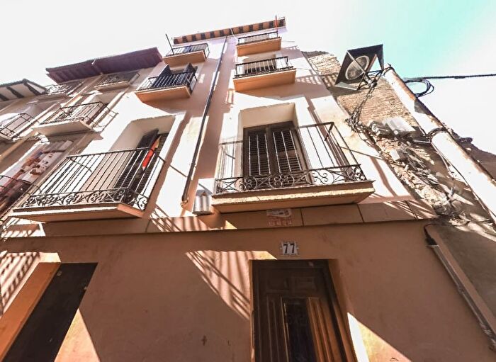 Casas en venta y pisos alquiler - 1