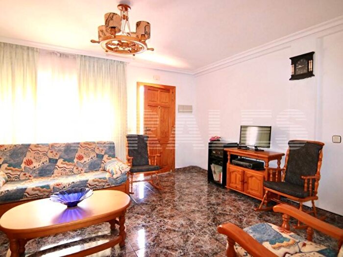 Casas en venta y pisos alquiler - 3