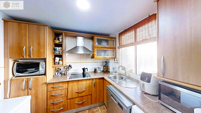 Casas en venta y pisos alquiler - 2