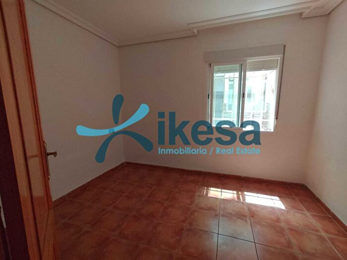 Casas en venta y pisos alquiler - 3