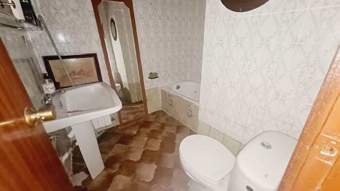 Casas en venta y pisos alquiler - 3
