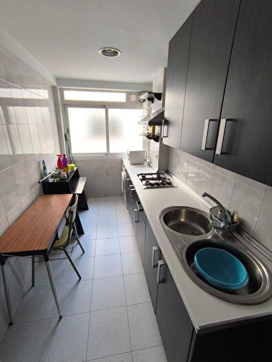 Casas en venta y pisos alquiler - 3