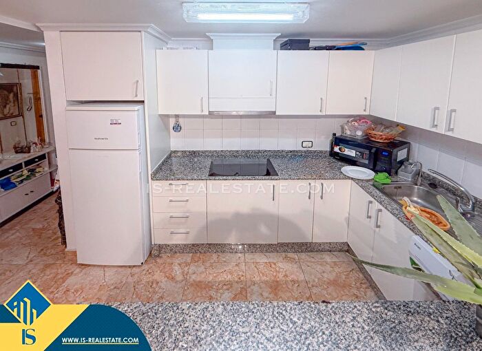 Casas en venta y pisos alquiler - 3
