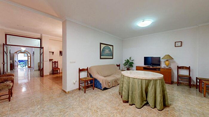 Casas en venta y pisos alquiler - 1