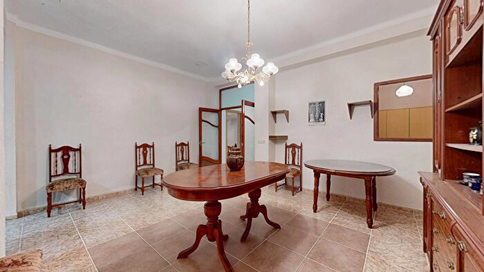Casas en venta y pisos alquiler - 3