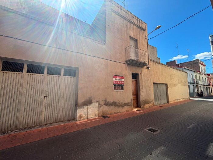 Casas en venta y pisos alquiler - 2