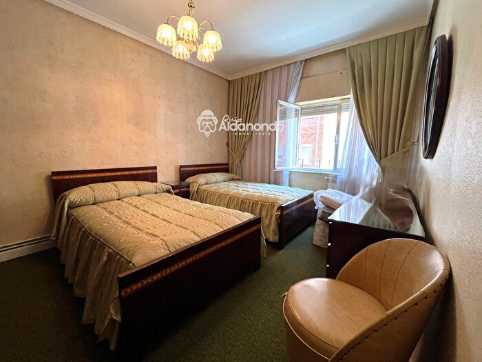 Casas en venta y pisos alquiler - 2