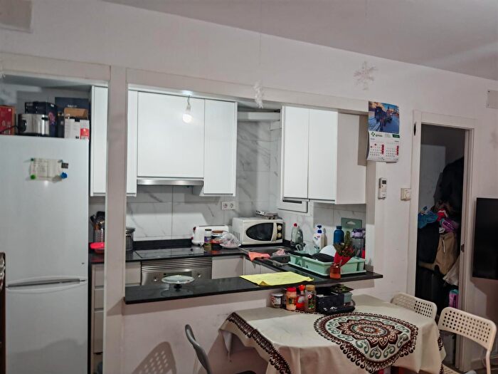 Casas en venta y pisos alquiler - 1