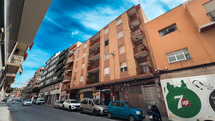 Casas en venta y pisos alquiler - 1