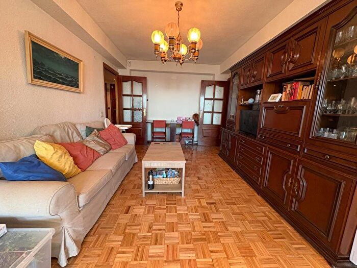 Casas en venta y pisos alquiler - 1