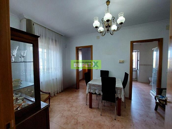 Casas en venta y pisos alquiler - 3