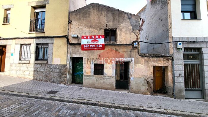 Casas en venta y pisos alquiler - 1