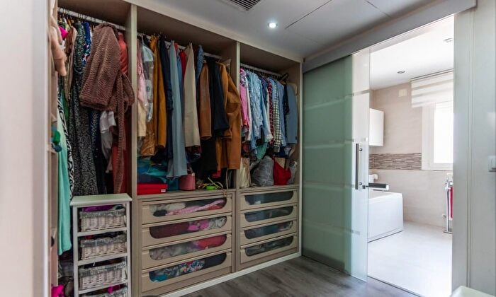 Casa en venta en Brunete, Madrid de 6 habitaciones