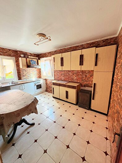 Casas en venta y pisos alquiler - 2
