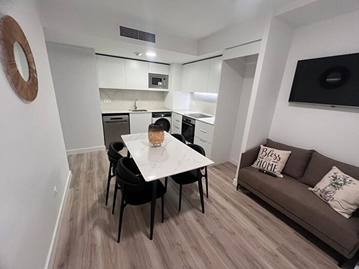 Casas en venta y pisos alquiler - 1