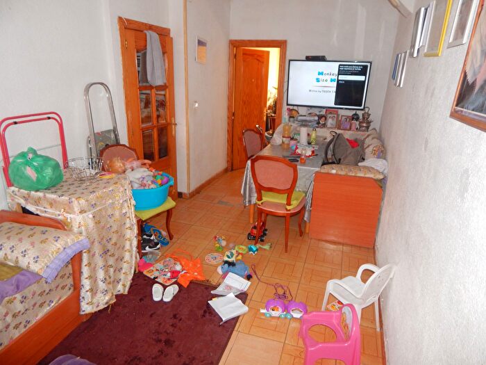 Casas en venta y pisos alquiler - 1