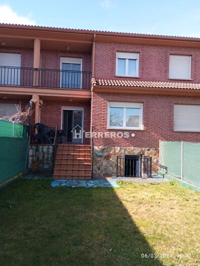 Casa en venta en Uruñuela, La Rioja de 4 habitaciones