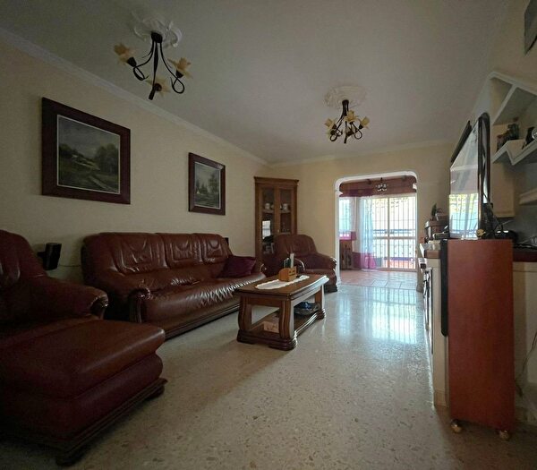Casas en venta y pisos alquiler - 2
