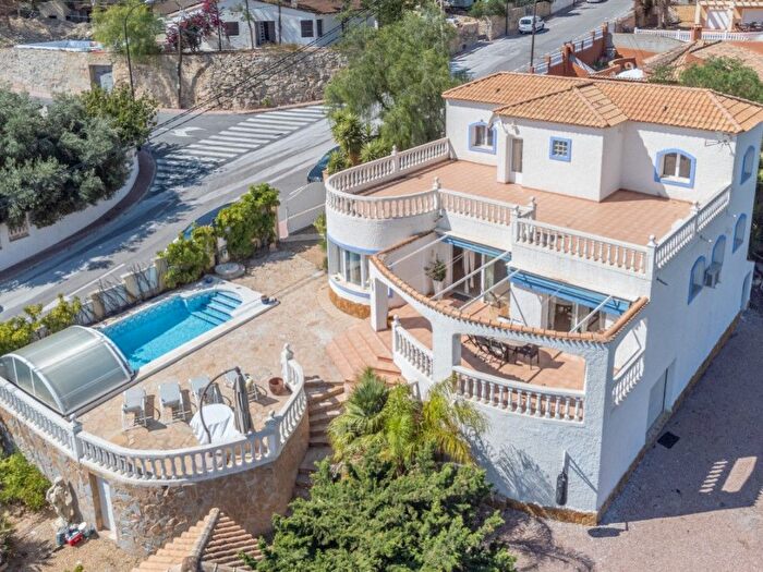 Casa en venta en Pueblo Acantilado Lanuza, El Campello de 4 habitaciones