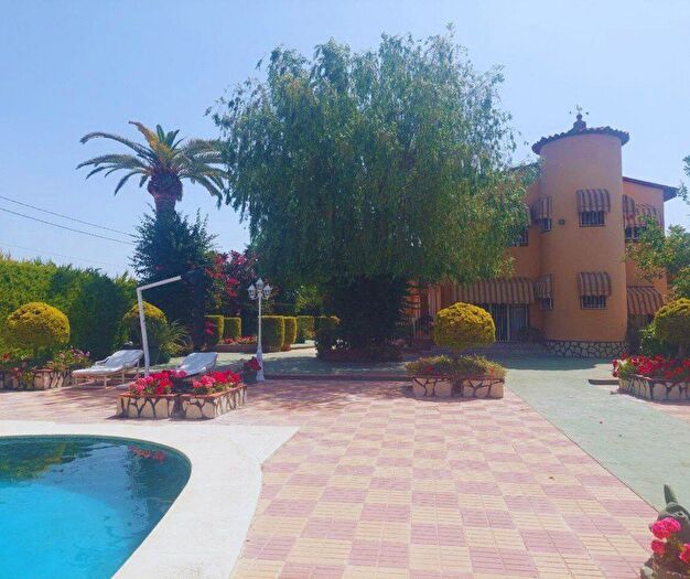 Casas en venta y pisos alquiler - 1