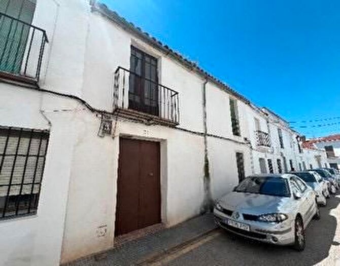 Casas en venta y pisos alquiler - 1